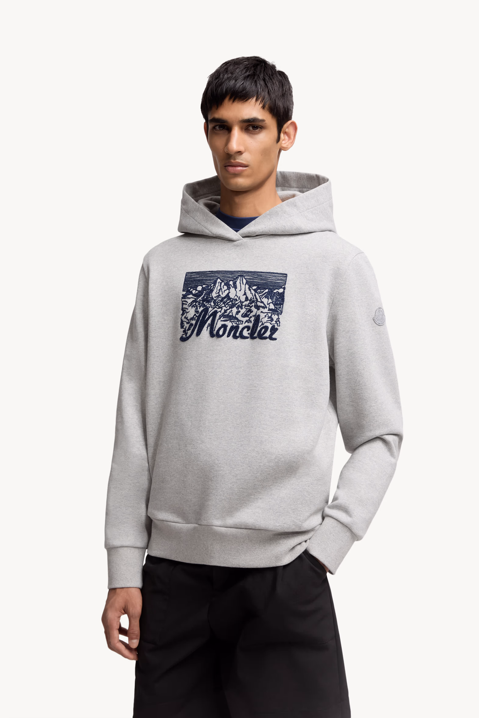 Sudadera con capucha de algodón con logotipo de montaña bordado Hombre Gris Moncler 3